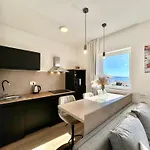 Deluxe No.10 - & 4* Mandre
