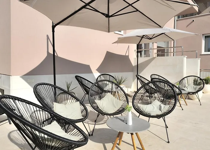 בית הארחה Deluxe No.10 - & מאנדרה