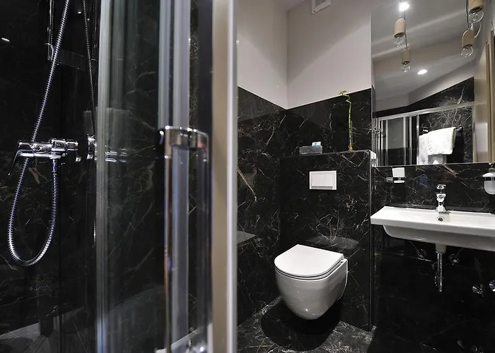 Deluxe No.10 - & 4* 曼德雷