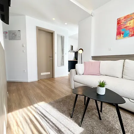 Deluxe No.10 - Rooms&apartments 4*