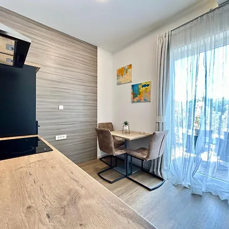 Deluxe No.10 - Rooms&apartments Affittacamere Mandre