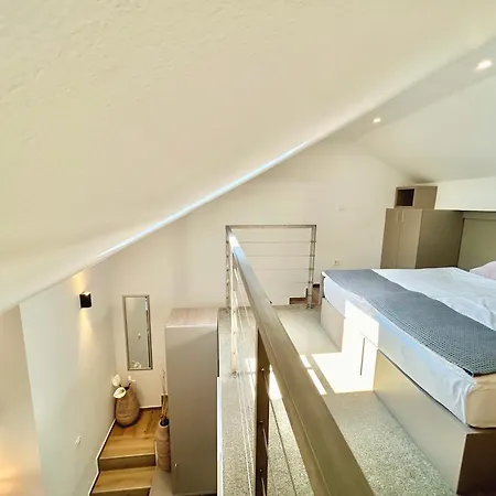 Deluxe No.10 - Rooms&apartments 4* Mandre