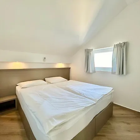 Deluxe No.10 - Rooms&apartments Gasthuis 4*