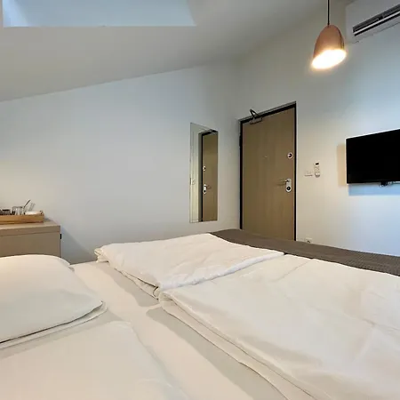 Deluxe No.10 - Rooms&apartments Affittacamere 4*