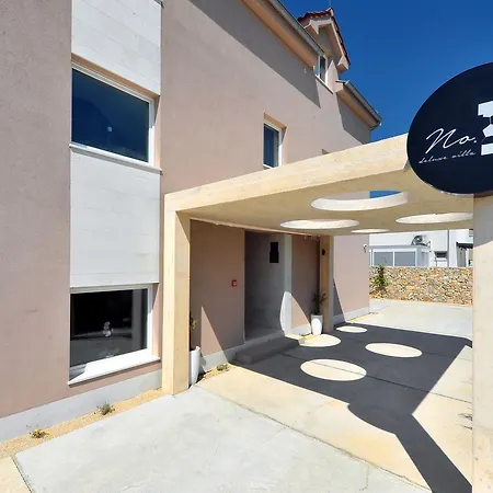 Deluxe No.10 - Rooms&apartments Affittacamere