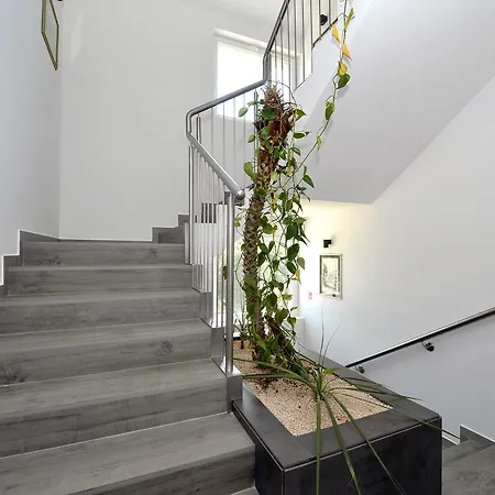 Deluxe No.10 - Rooms&apartments Gasthuis 4*