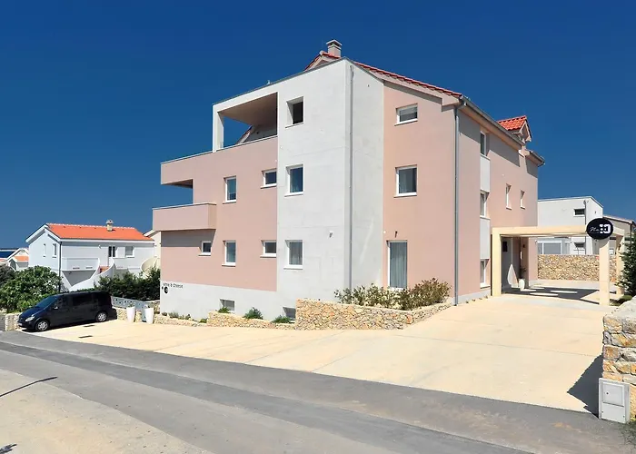 Deluxe No.10 - & מאנדרה