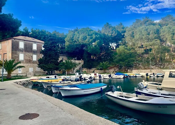 Deluxe No.10 - & 4* מאנדרה